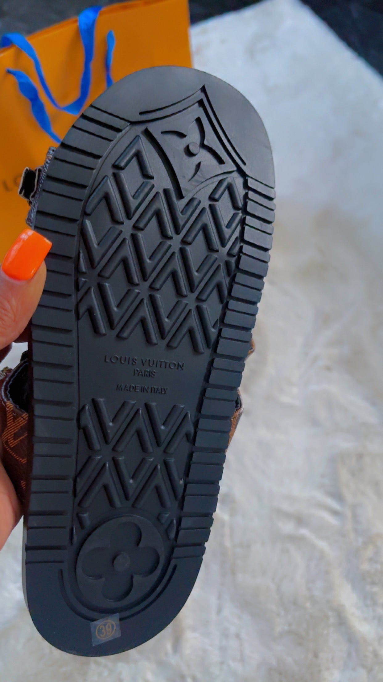 LV slides